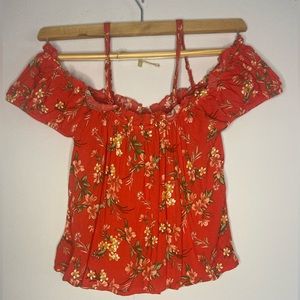 Selling this beautiful shirts, very good condition ✨